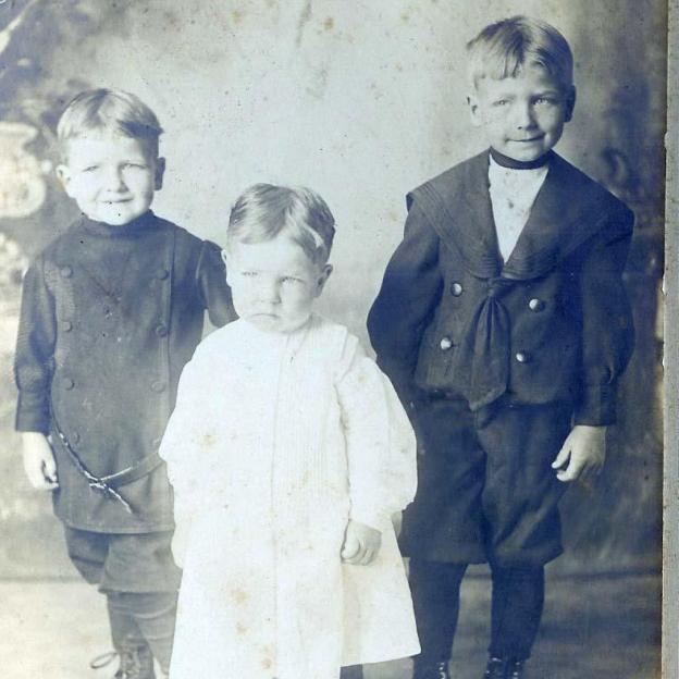 Thomson brothers: Arthur, Alfred, and Alexander