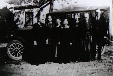 H4 Grandmother Kutzner in center