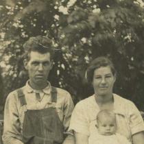 Pellett, Clifford & (Thomas) Dessie, and son
