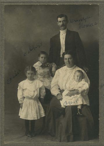 Will & Sadie Thomas, and their three oldest children